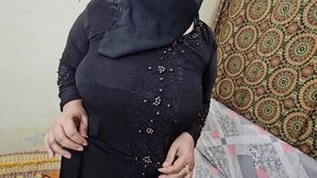 Man From U.s Convinced a Muslim Woman to Show Hairy Armpit