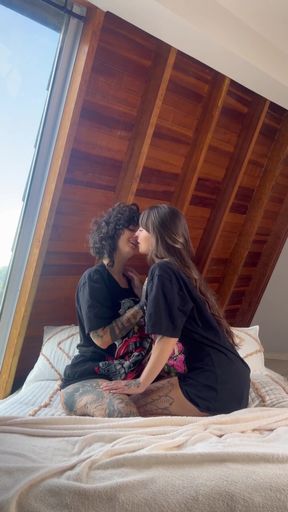 Steamy kiss in bed