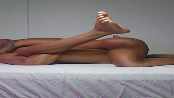 SENTINDO A ROLA GRANDE E GROSSA ENTRANDO GOSTOSO