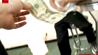 When the King Cant Pay, Queen Kayla Takes Matters into Her Hands