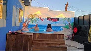 aquela pega&ccedil_&atilde_o a 3 na piscina