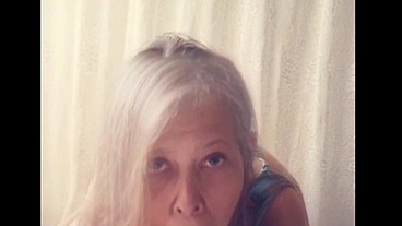 Abuela chupando polla parodia