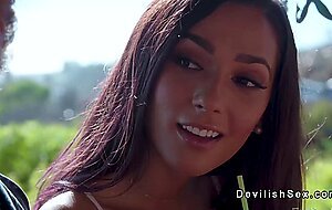 Dude with big cock fucks brunette in a tree house