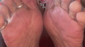 Aunty out here with nylons on, teasing