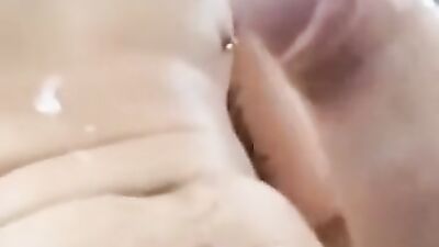 Amateur gay dudes are wanking off and jizzing in this compilation