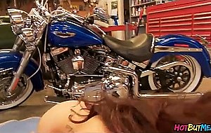 Girls getting pussy in the garage