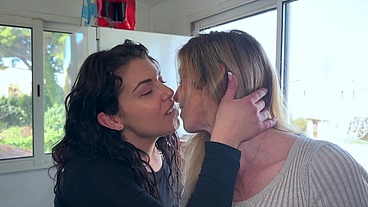 Aurbeaureal peut compter sur la présence d’une femme tout aussi curieuse qu’elle !