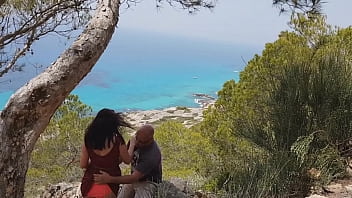 Sex Tourist fickt notgeile Schlampe