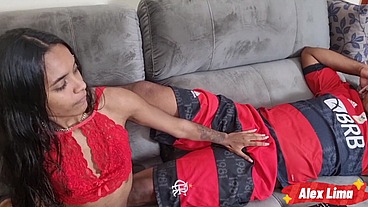 Dechei de ver o jogo de futebol para deixa a minha amiga nifetinha , Jasmine Santanna jogar vídeo game em troca de sexo