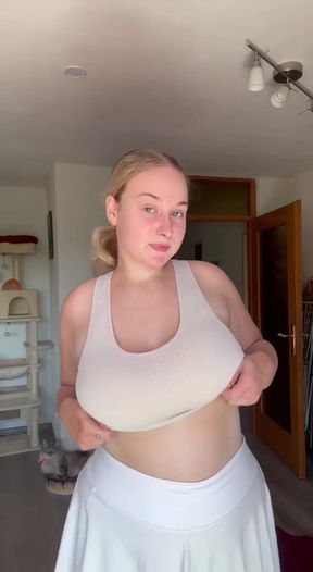 Amateur with big tits shows off her round ass