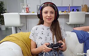 Play and get played, Oxana Chic
