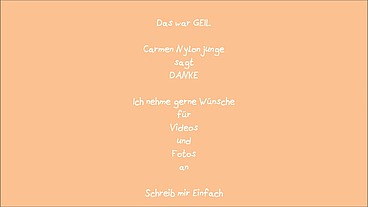 Halb volles Kondom mit Sperma aus Eis