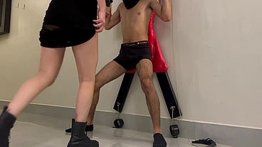 Ballbusting amarrado preso BDSM cross