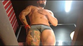 Cody Muscles Private Show