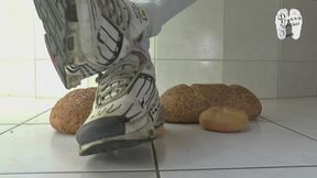 Bread under old used Nike TN