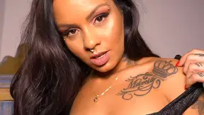 Sizzling Hot Brazilian Amateur Gets Horny Live On Cam