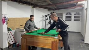 eu e o sr carmona jogando a bola no buraco juntos. podemos fazer isso com voce tambem?