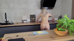 fully naked beauty cooks breakfast for you - letty black