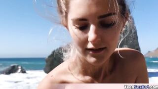 Gorgeous blonde Eva Elfie beach fucking