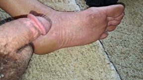 I was feeling horny while girlfriend was away, so I jerked off