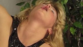 Seductive Blonde MILF Delivers Intense Oral and Explosive Orgasm