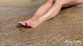 My feet and masturbation with orgasm and wet pussy close up on the beach