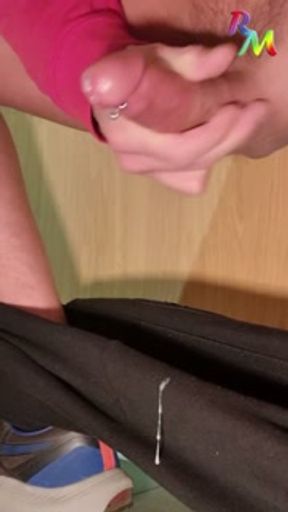 So rare these days to find a new genuine gloryhole! This one in M4 services!