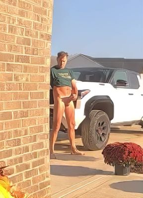 Jerking off outside in driveway risky