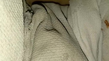 Una deliciosa meada con mi pañal y pantalón puesto y de paso deliciosa pajita y doble orgssmo