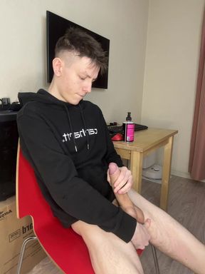 18 and Horny: Twink's Sticky Load Explosion