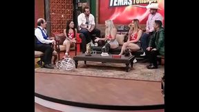 Gira de Medios junto a BarbaraMontxxx y RenataMendozaX PRa mundoXoficialLuego ya le. Hismea. Os que d&iacute_a nos ven al aire