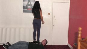 Katie's Wedge Sneaker Trample (4K)