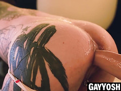 Ruito Hamasaki fists Yoshi Kawasaki underwater till rosebud