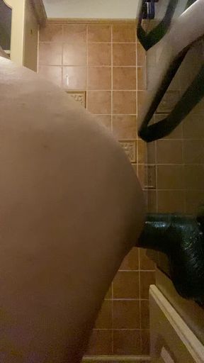 Mature crossdresser fucking dildo