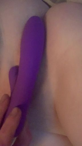 Ginger getting self ready to cum