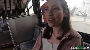 Aria Lee - Flashing At The Theme Park