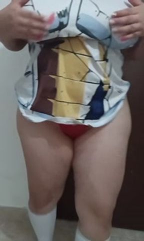 Chāojí sài yǎ rén zhái nǚ zìwèi dà nǎi