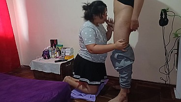 Mi Compañera De Cuarto Es Ninfómana, Desde que Llego Solo Quiere Ser Follada Me saca toda la leche siempre