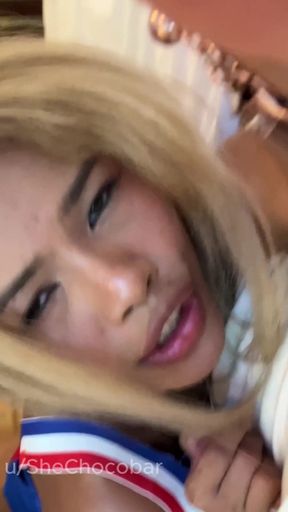 Slim blonde pro gives a solo lapdance for fans