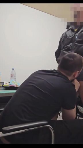 Must-share moment from &quot;4th visit from the straight security&quot;