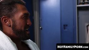 HotFamilyPorn.com - Horny black studs fucking bareback while dripping wet hard