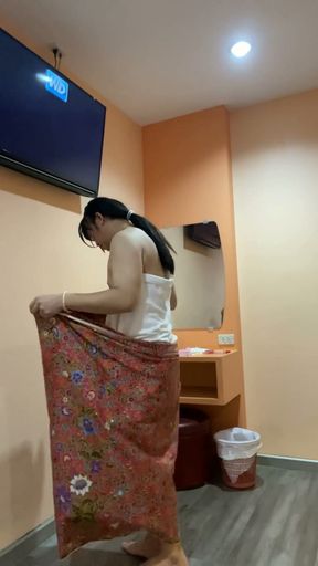 After Finishing the Merit Ceremony, Let's Go to the Hotel