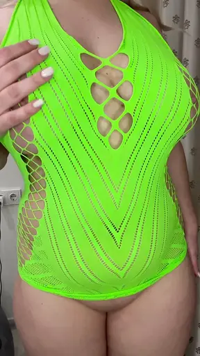 Wet tight pussy , moan so load