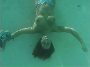 Wendy underwater