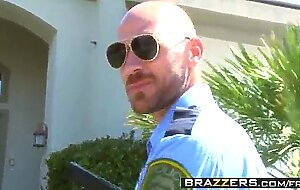 Brazzers - (abigail mac, johnny sins) - a domestic dicking