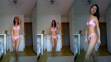 Pinky shows gorgeous behind