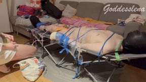 Goddesslena: Bondage auf dem Feldbett