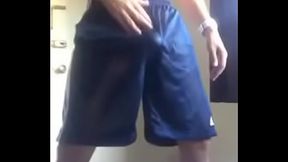 Cumming Through the Short / Gozando atrav&eacute_s do Short