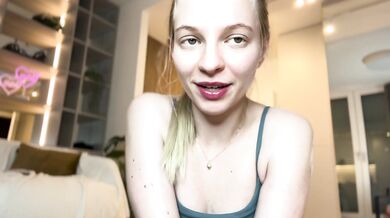 Your little THANG SPH tears up while she laughs at you