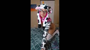 095-This horny cow needs to be milked